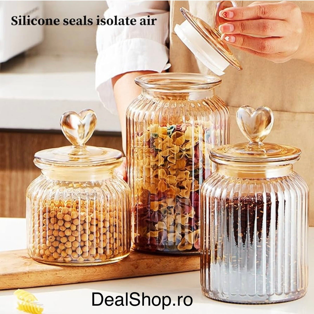 Set 3 Recipiente din Sticlă cu Capace Ermetice și Garnitură din Silicon, Model Heart Amber, 15 / 19 / 22,5 cm – Borcane Depozitare Bucătărie