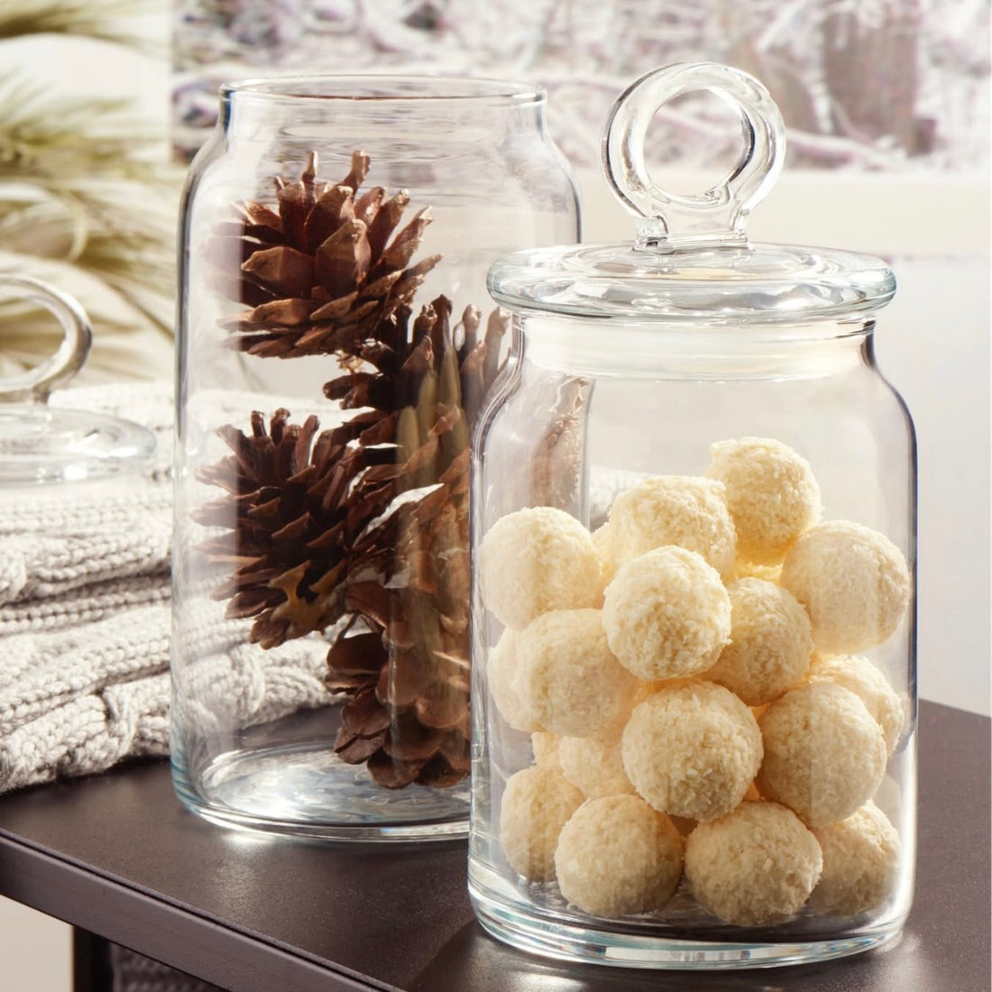 Borcan din sticlă cu capac, 1500 ml – design elegant, ideal pentru depozitare biscuiți, bezele, bomboane sau ingrediente de bucătărie