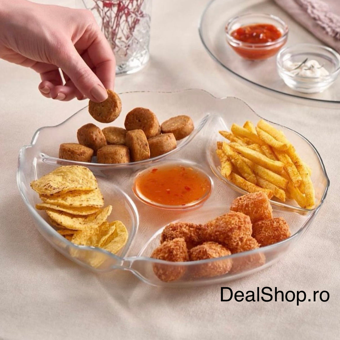 Platou divizat din sticlă 30 cm, 4 compartimente + loc pentru sos, platou aperitive elegant
10473