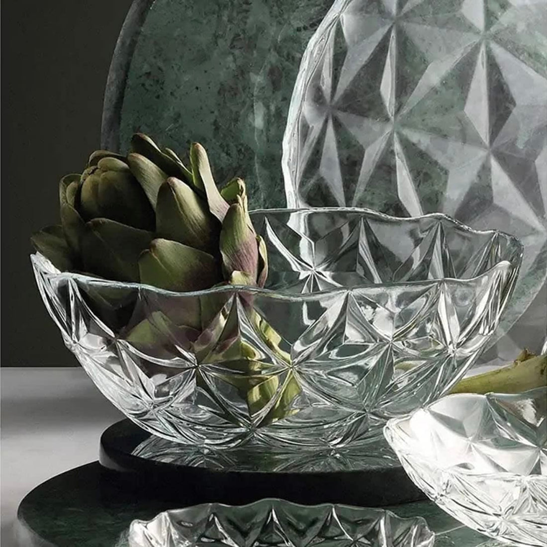 Bol din sticlă Estrella, 24 cm, 2.54 litri – design elegant în relief, ideal pentru salate, fructe și servire rafinată
