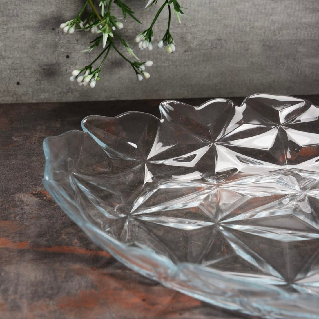 Platou din sticla Estrella 33 x 25 x 4.7 cm – design elegant în relief, ideal pentru servire modernă