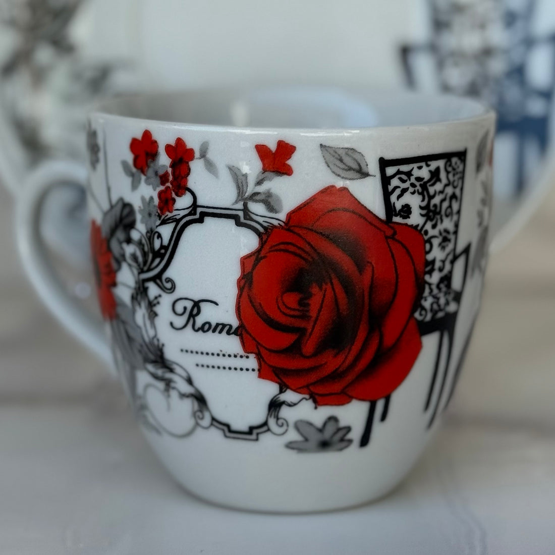 Set 6 cești cu 6 farfurii din porțelan 120 ml – model floral