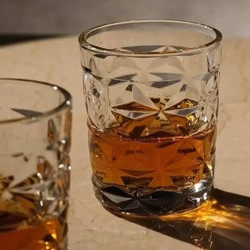 Set 4 Pahare Estrella 305 ml – Sticlă groasă cu design geometric elegant ideale pentru whisky, apă sau cocktailuri