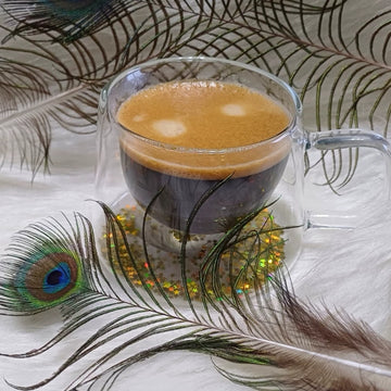 Set 6 cesti cafea Pereti Dubli Sticla Termorezistenta, Model Stelute Aurii 180 ml