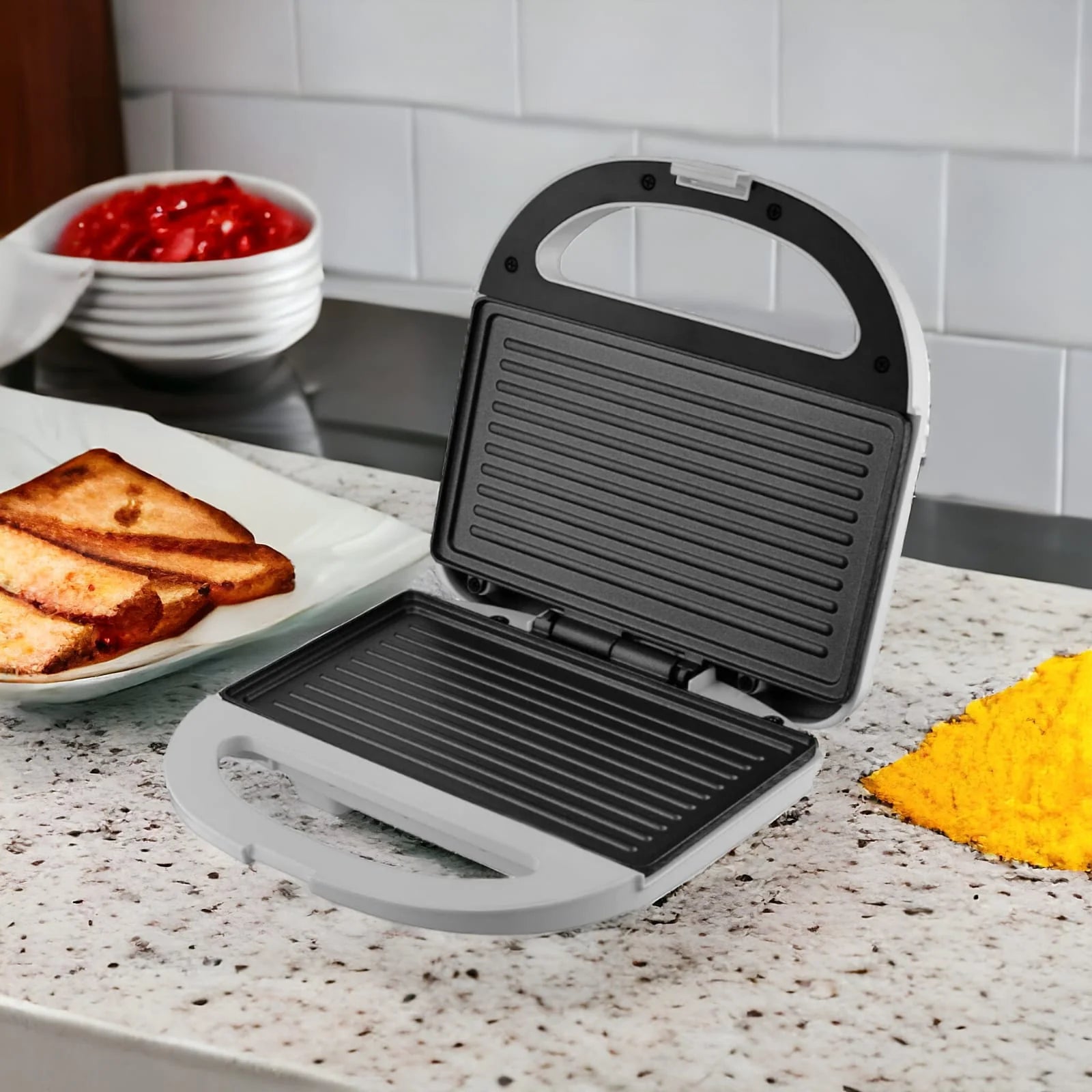 Sandwich maker, Royalty line ST-750W, alb