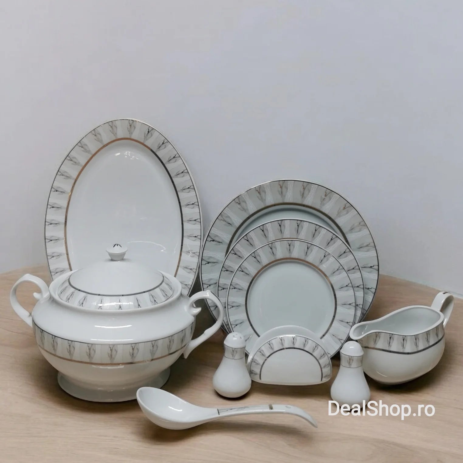 Serviciu 12 persoane de masa din portelan pentru 44 Piese Rawi 107 Cadoul perfect