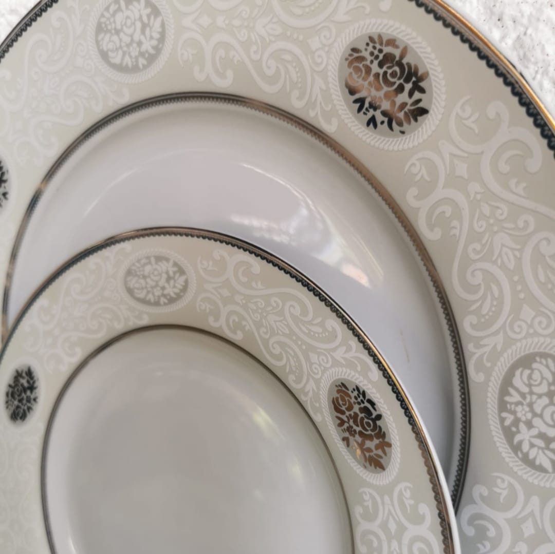 Serviciu de Masa din Portelan pentru 12 Persoane 44 Piese Rawi 105 CADOUL PERFECT!!!