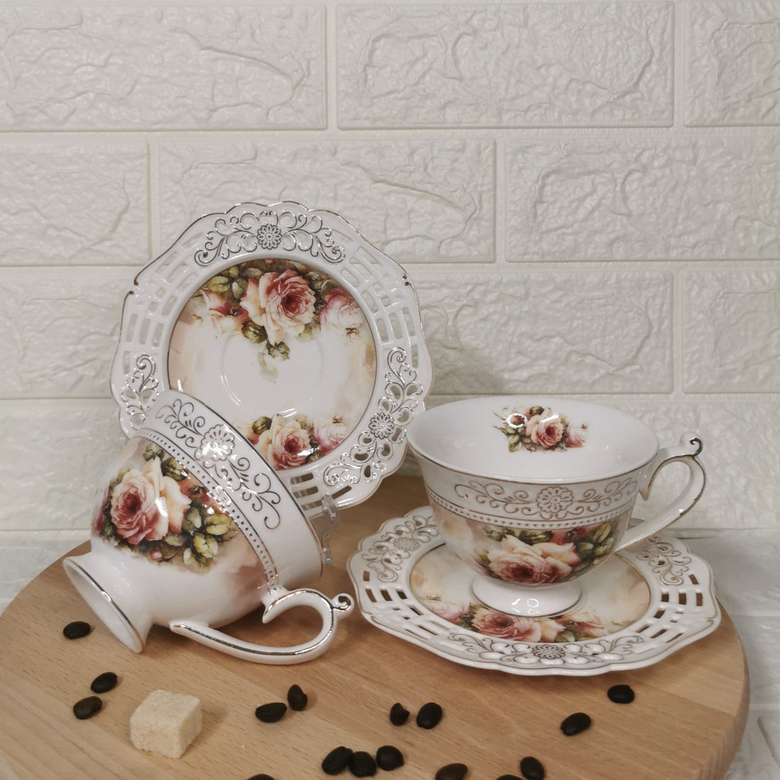 Set 2 cesti pentru cafea sau ceai cu farfurioare,( cutie cadou)  Malooki Luxury Collection