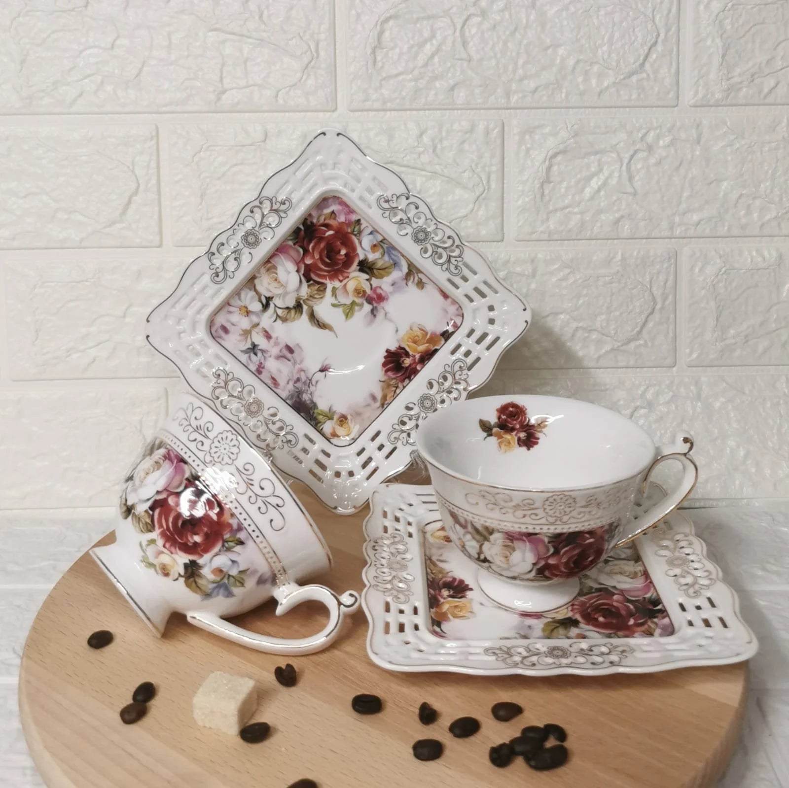 Set 2 cesti cafea cu  farfurioare portelan cutie cadou Malooki Luxury Collection 7505-2