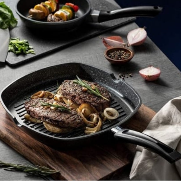Tigaie Grill Marmorata 28 cm Royalty Line RL-AG28M culoare negru